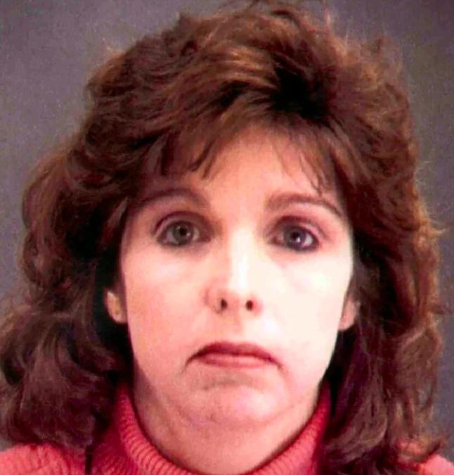 mujer que se casaba con policías y los asesinaba