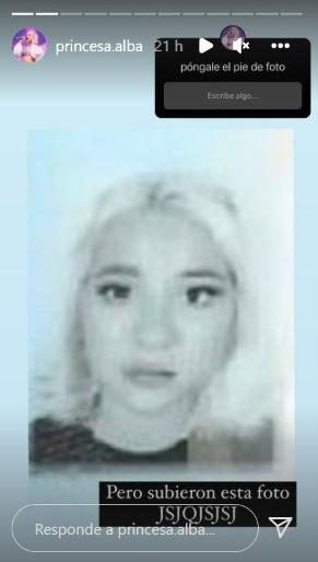 Princesa Alba saca risas por la foto de su carnet de identidad