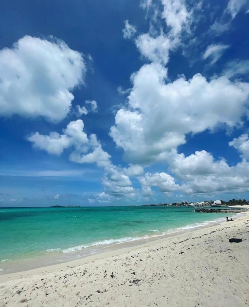 Mayte Rodríguez se luce en bikini a 4 meses de dar a luz