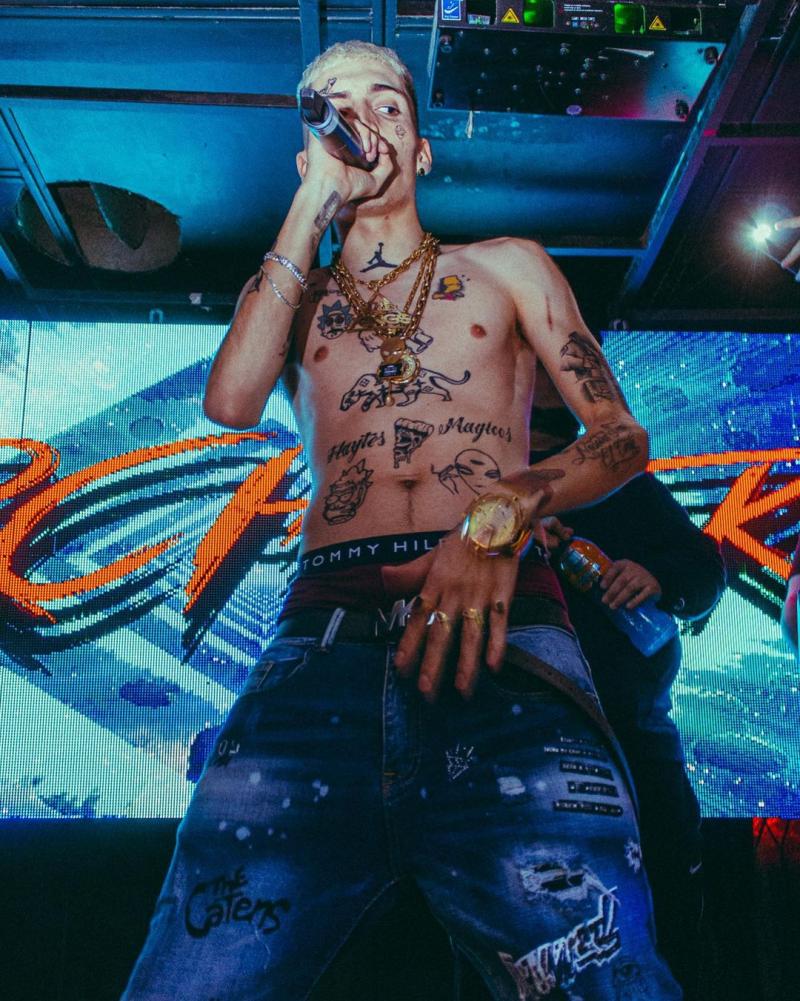 Marcianeke termina a las lágrimas en Instagram