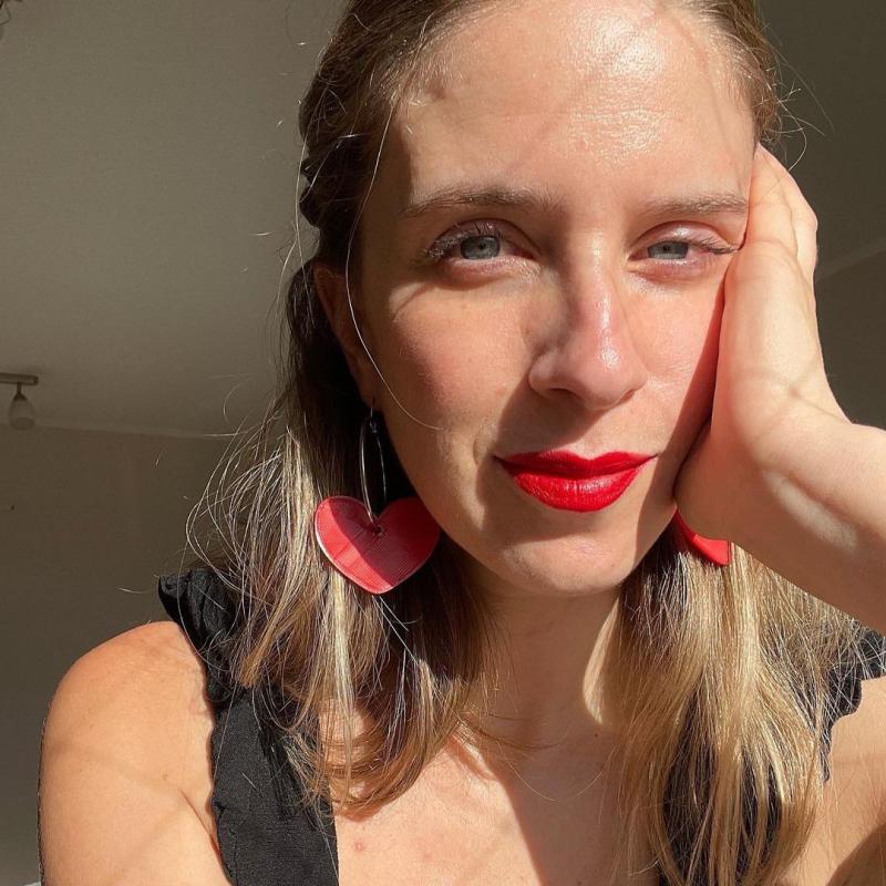 “Khe paza”: Alison Mandel es elogiada por honesto bikinazo