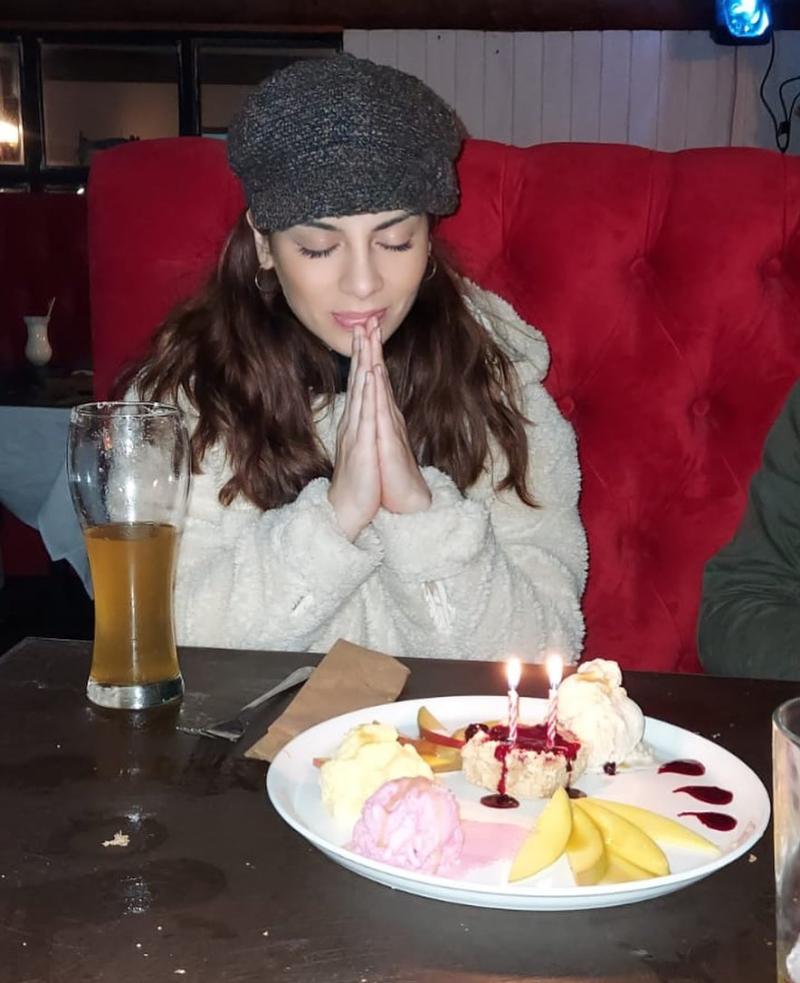 Kathy Contreras se muestra al natural y con ojeras