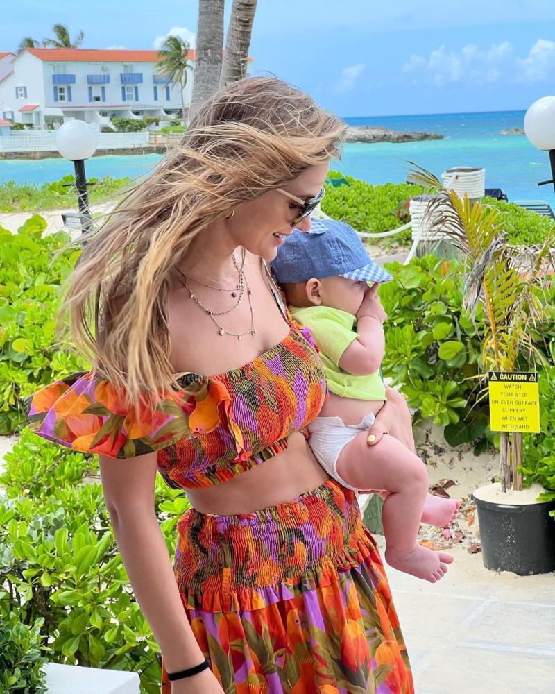 Mayte Rodríguez encanta con nuevas fotos junto a su hijo