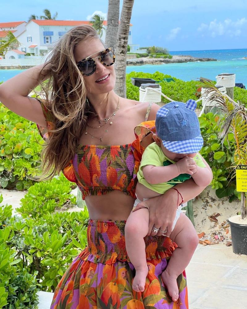 Mayte Rodríguez encanta con nuevas fotos junto a su hijo