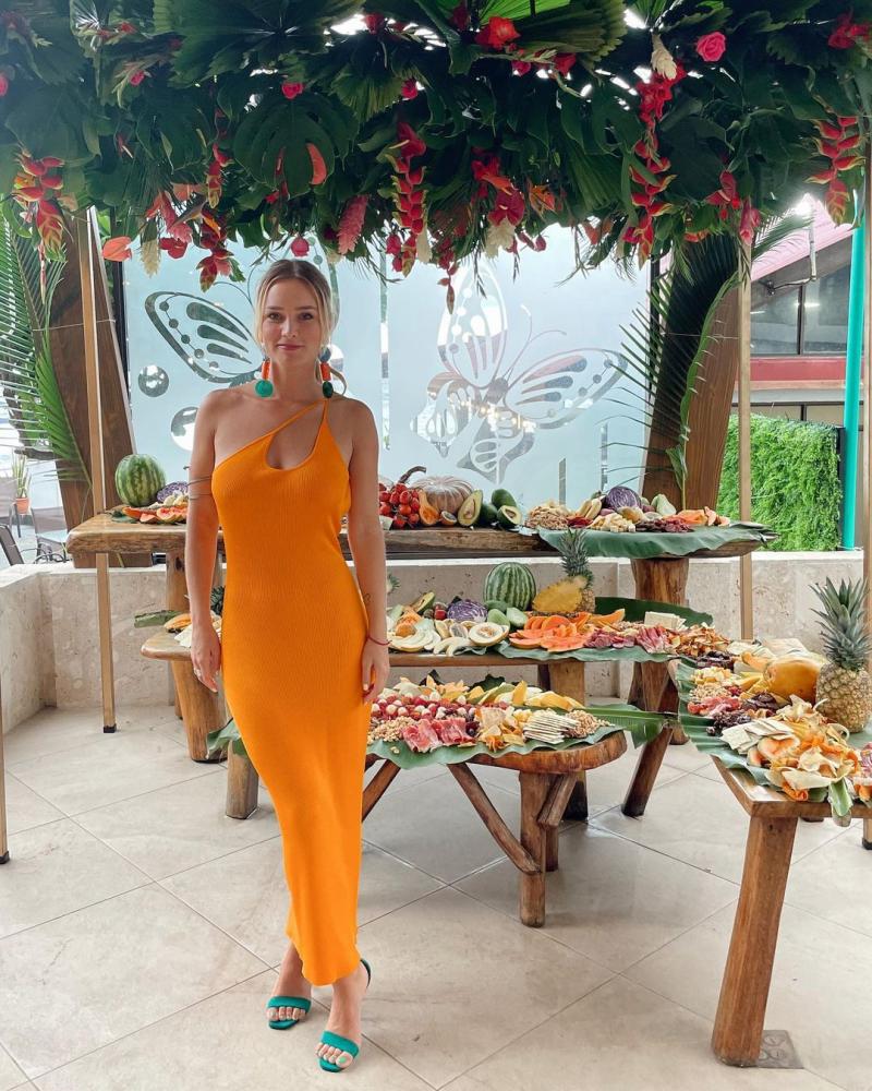 “Te pasas”: Kika Silva saca aplausos con sus looks en Costa Rica