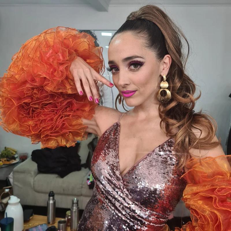 Francisca Walker muestra su otra faceta en show con colegas