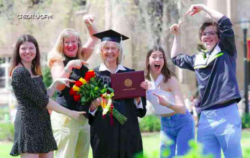 Mujer de 84 años retomó sus estudios