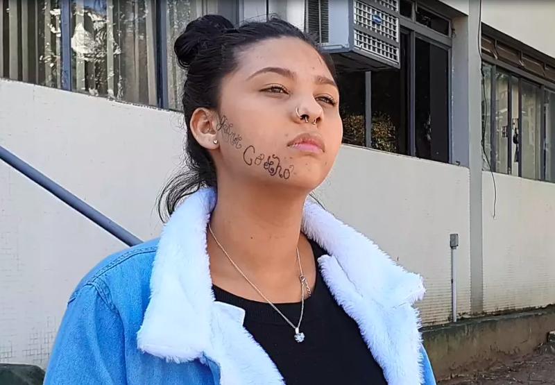 Joven acusa a su ex pareja de tatuarle a la fuerza