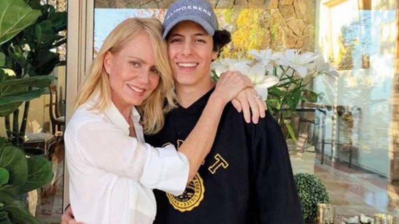 Máximo Menem homenajea a su madre con fotos inéditas