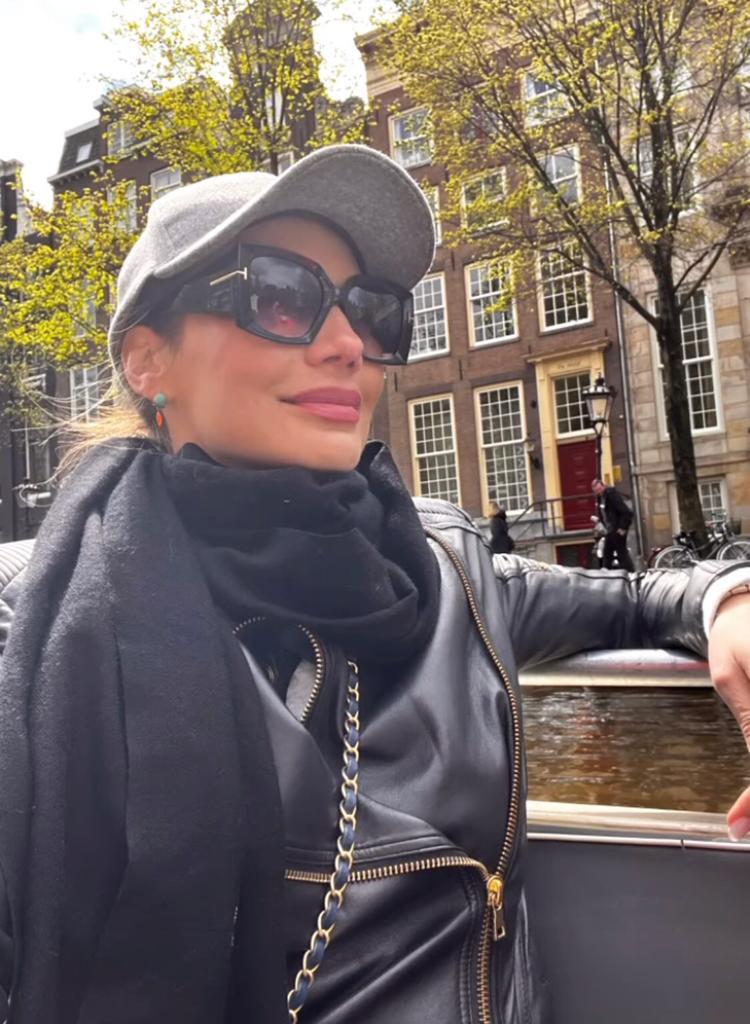 Carolina de Moras deslumbra con su estilo en Europa