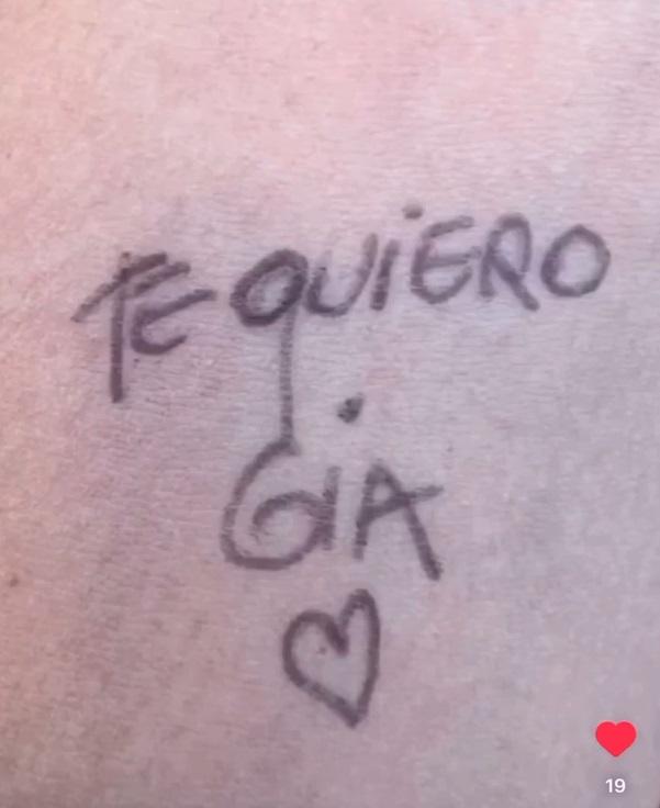 Fan de Gianella Marengo se tatúa mensaje de su ídola