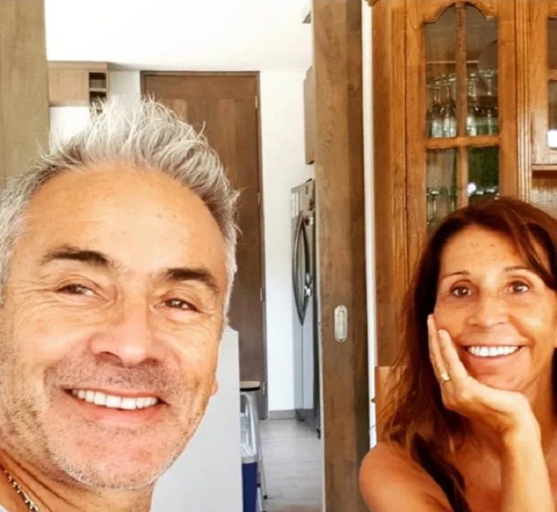 Juvenal Olmos volvió a vivir con su mamá a los 59 años