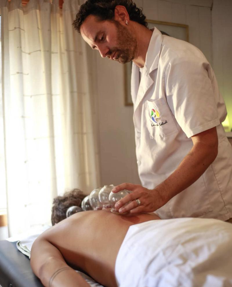 Santiago Tupper dedicado a la acupuntura