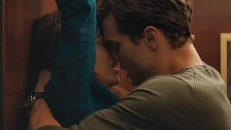 Dakota Johnson se sincera sobre "50 sombras de Grey" y afirma que fue psicótico filmarla