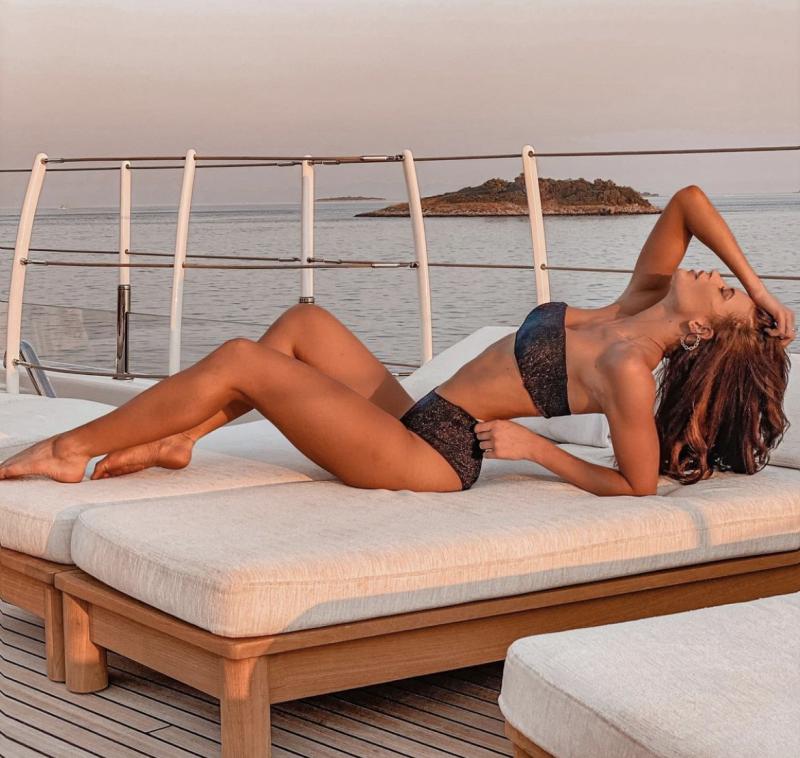 “Diosa Griega” y “Eres una barbie”, los comentarios que recibió Julia Fernandes por atrevida foto