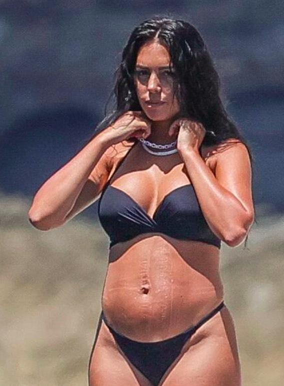 La llamaron "gorda": Georgina Rodríguez se volvió foco de burlas por su figura en bikini