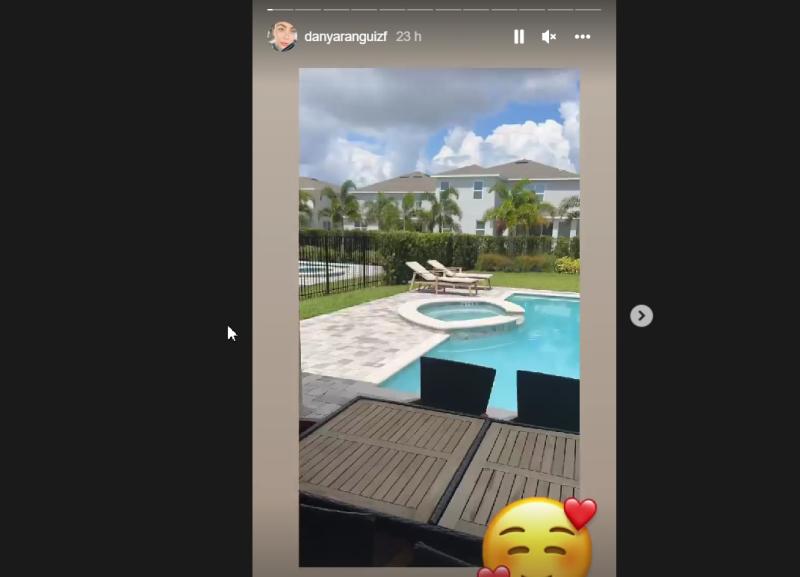 El inmueble tiene incluso una mini sala de cine.