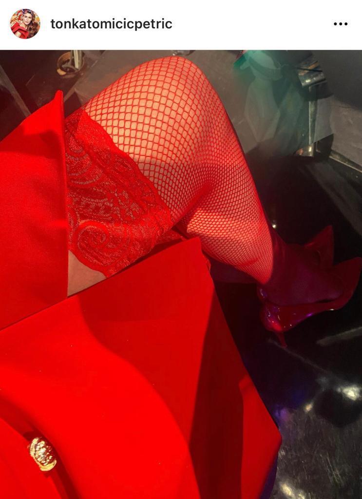 Tonka Tomicic impactó con panty liga