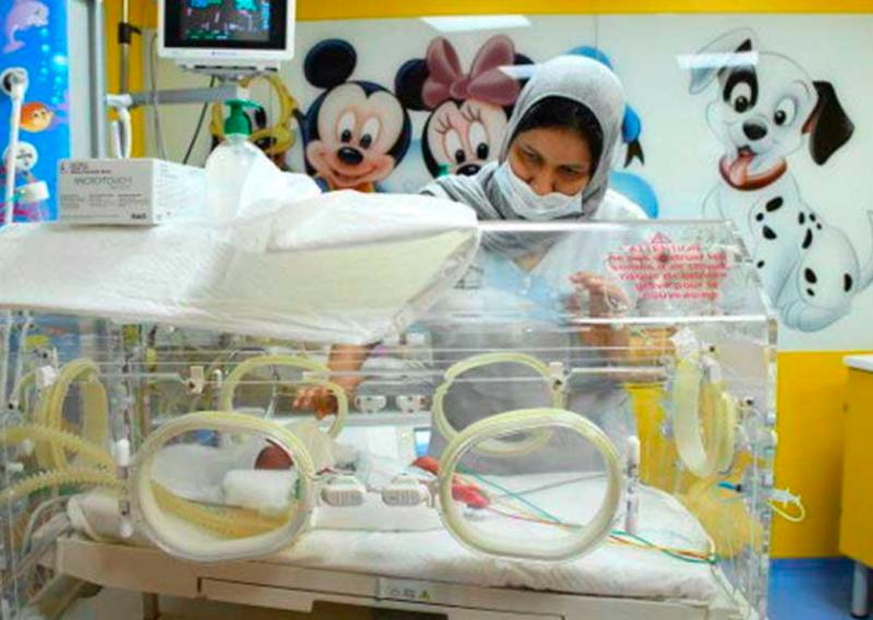 Muere bebé a dos horas de nacer: sus padres eran hermanos