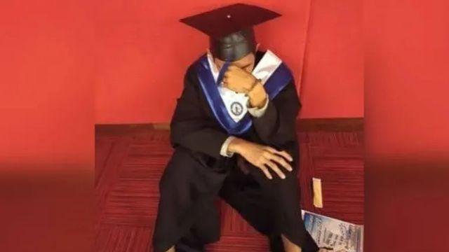 Joven se graduó con honores pero nadie de su familia lo fue a ver