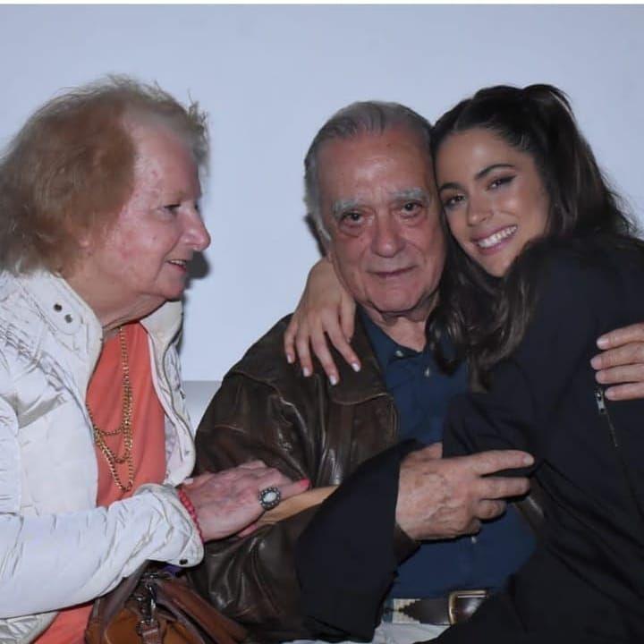 Tini y sus abuelos