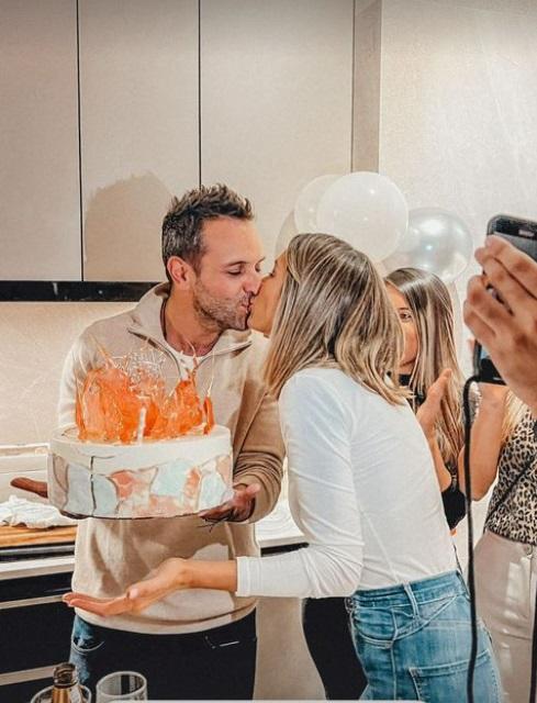 Vanesa Borghi se mostró a los besos con su nueva pareja