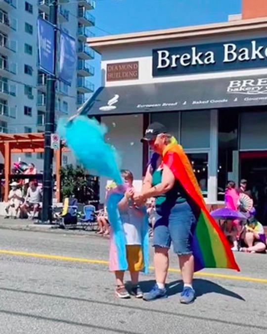 "Soy niño": Pequeño trans de 4 años decidió que sería varón luego de nacer como niña