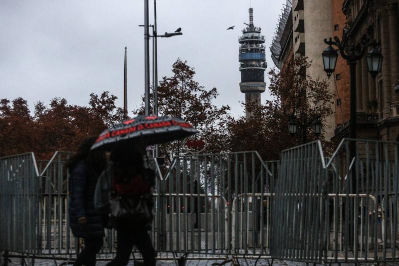 ¡A sacar los paraguas! Vuelven las lluvias este fin de semana a la RM