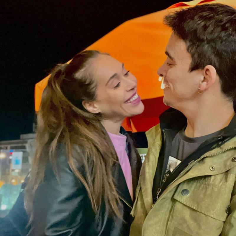 Vale Roth y su pololo