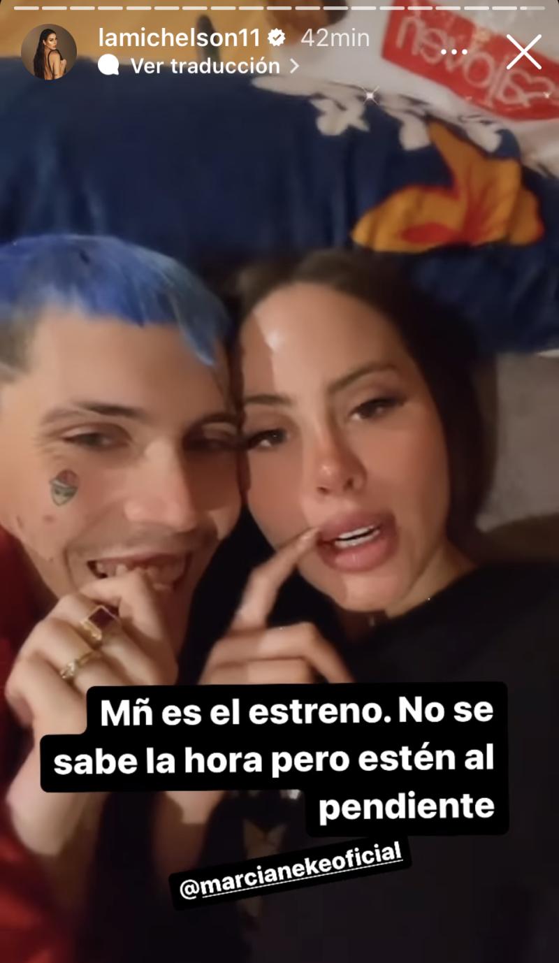 Marcianeke junto a Ignacia Michelson