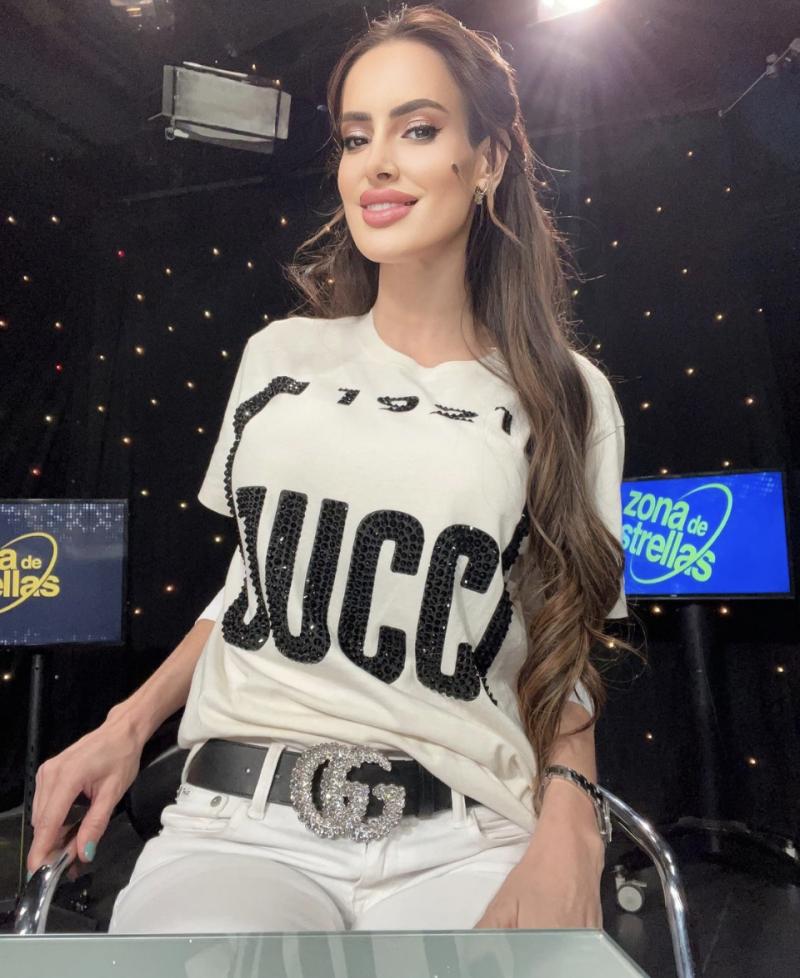 Adriana Barrientos - Instagram