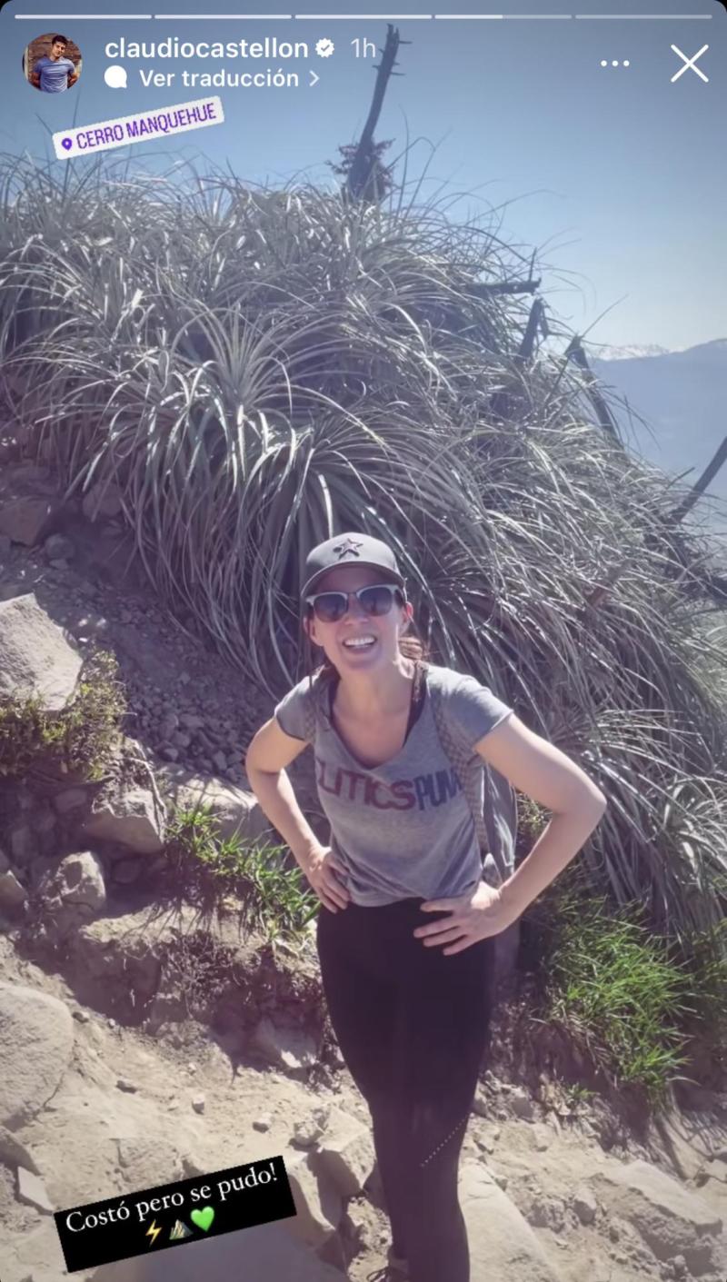 Luz Valdivieso y Claudio Castellón subiendo el Cerro Manquehue