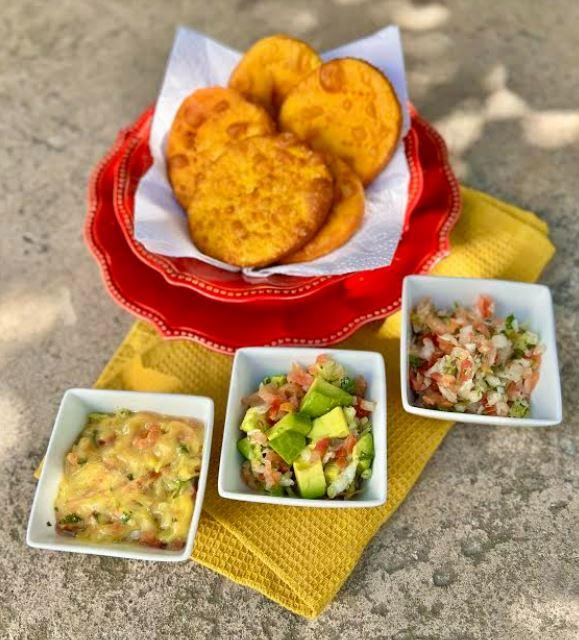 Trilogía de pebres con sopaipillas