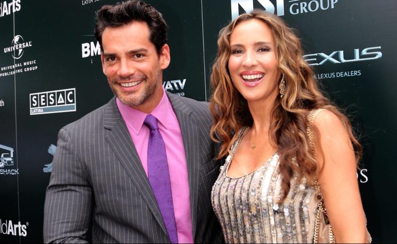 Angélica Castro junto a Cristián de la Fuente
