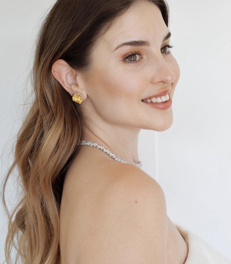 Belén Soto exhibiendo su costoso collar