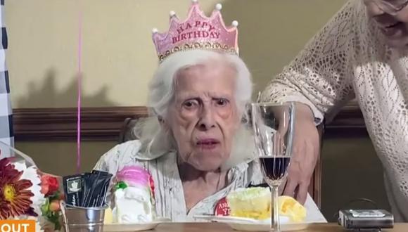 Mujer cumplió 101 años y reveló que tomar tequila es su secreto para vivir más