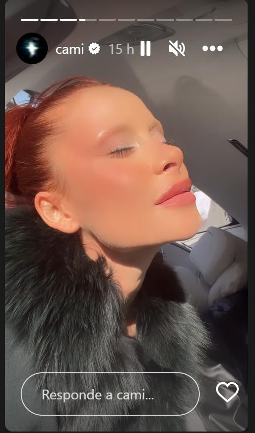 Cami Gallardo sorprende al lucir llamativo look “sin cejas” en la previa de los Grammy Latinos 2022