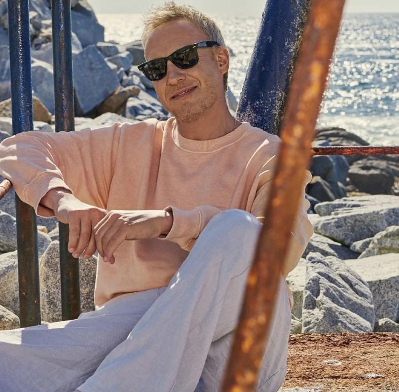 Martín Cárcamo anunció el lanzamiento de su perfume