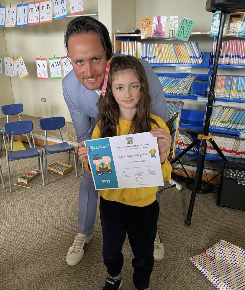 Rodrigo Wainraihgt posando con su hija