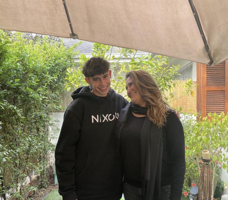 Belén Mora junto a su hijo Samuel