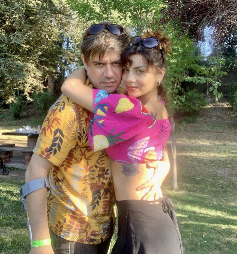 Kathy Contreras y su pareja