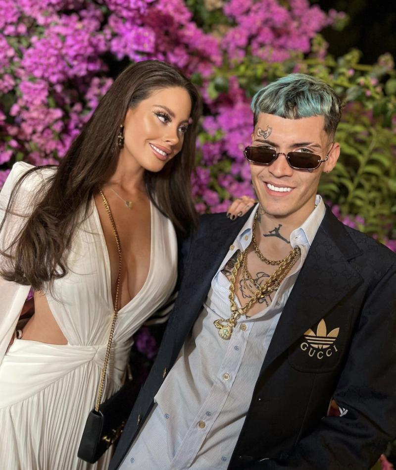 Ignacia Michelson y Marcianeke en los Premios Musa