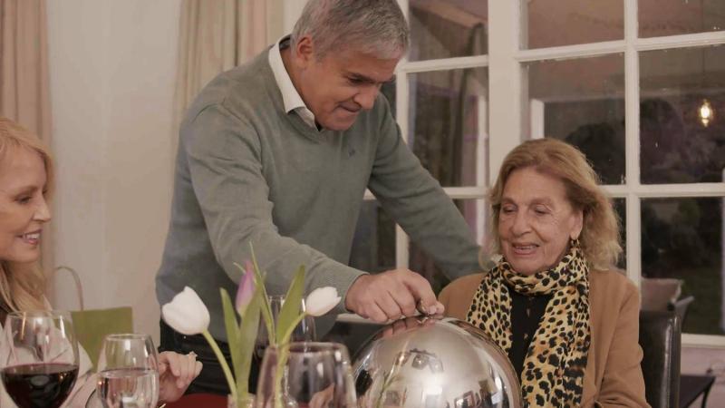 Nicolás Larraín recordará el dolor que sintió por la separación de sus padres