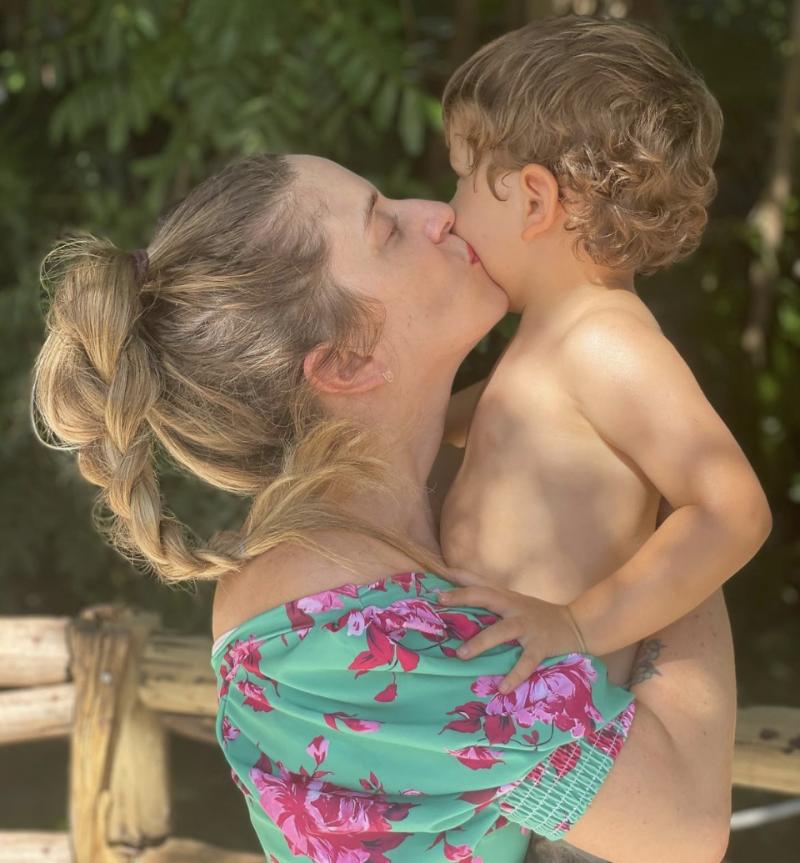 Alison Mandel - Instagram