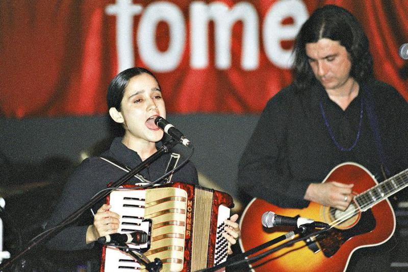 Julieta Venegas y Álvaro Henríquez