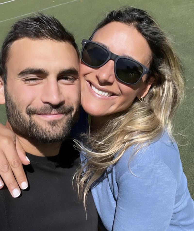 Francisca Ayala junto a su hijo mayor