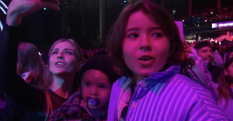 China Suárez viendo a Rusherking en Viña 2023