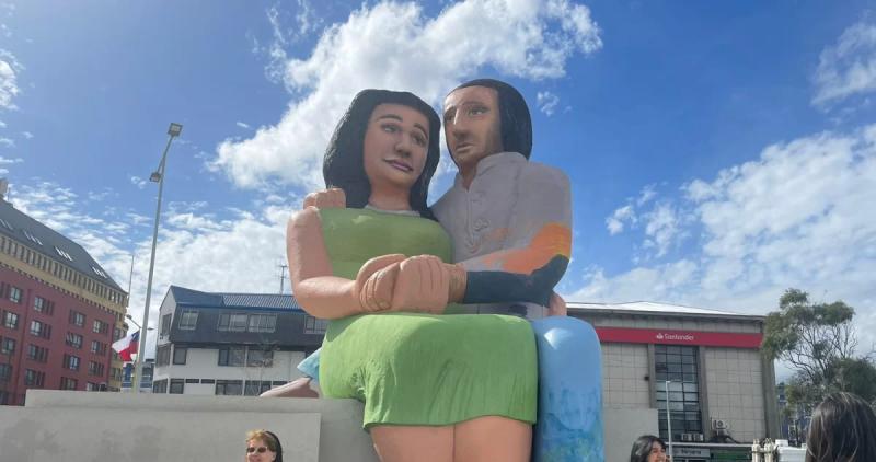 Sentados frente al mar