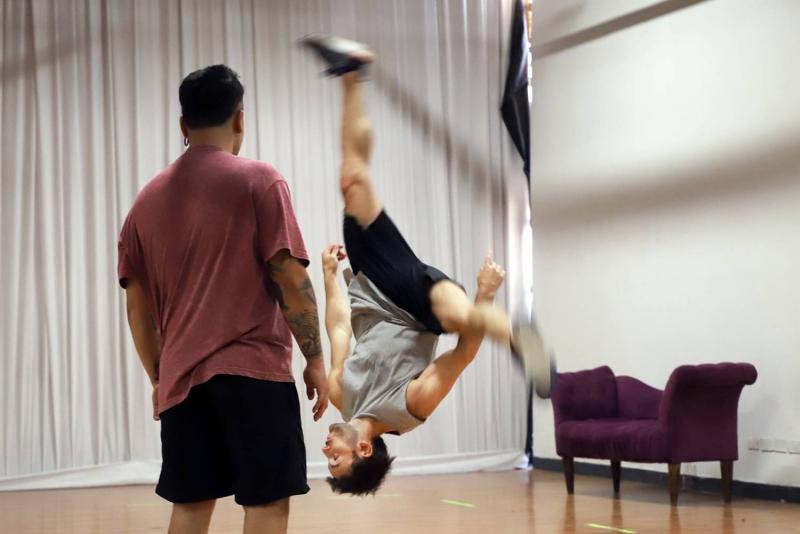 Tomás González prepara su debut en la danza con “Aquí se baila” y cuenta las razones que lo llevan a debutar en la TV