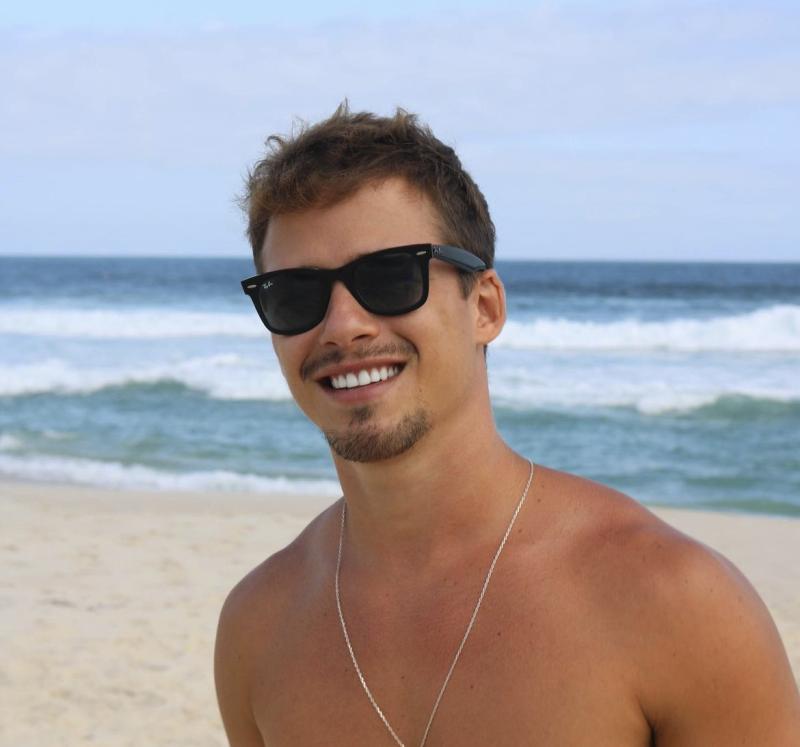 Giovanni Dopico, vinculado con Daniela Colett